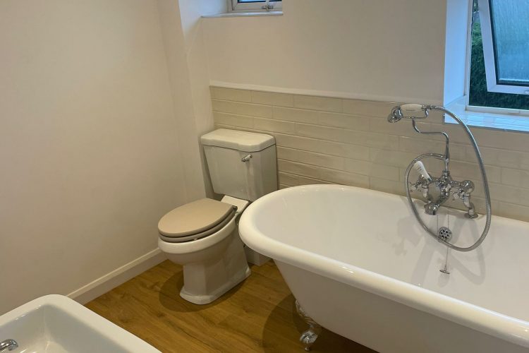 BATHROOM KNOCK THROUGH – TAMWORTH