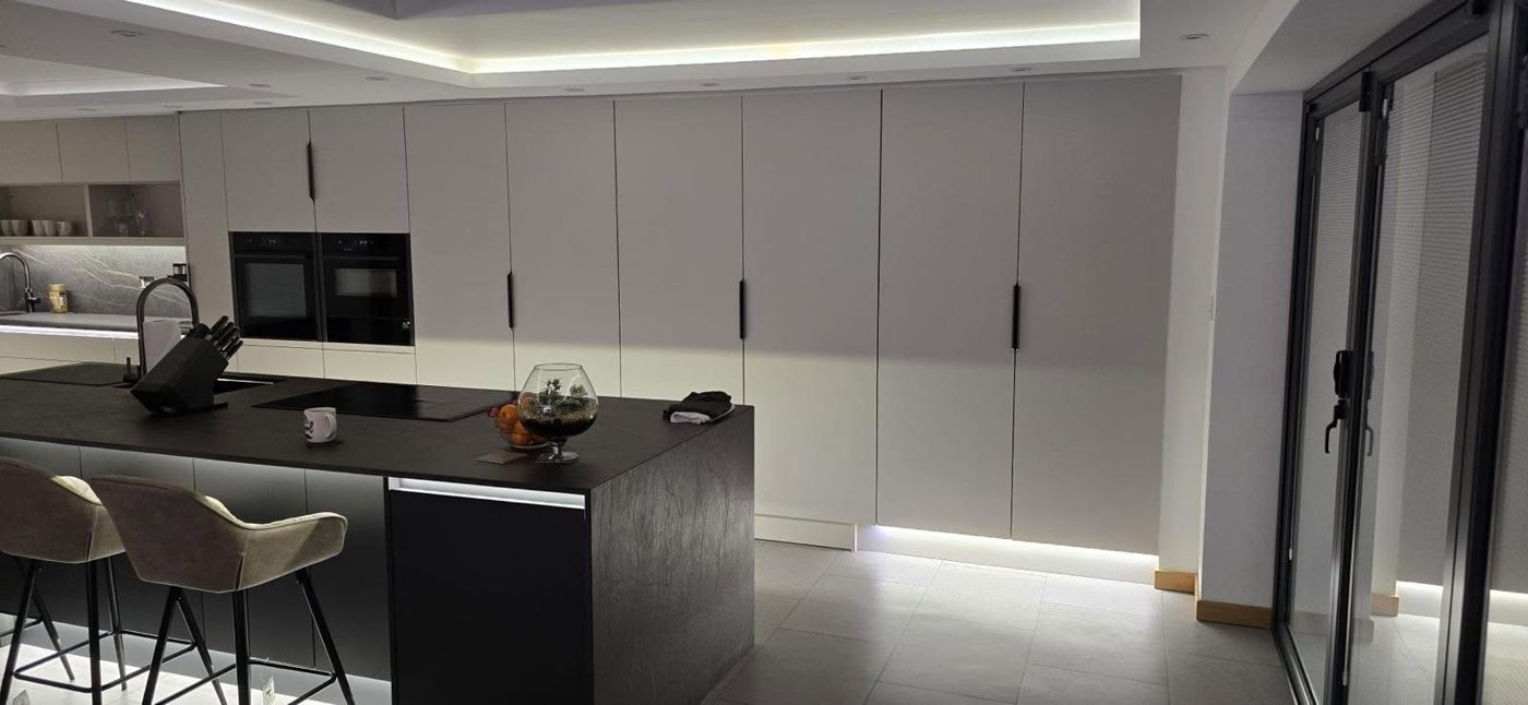 Modern kitchen fit-out with island